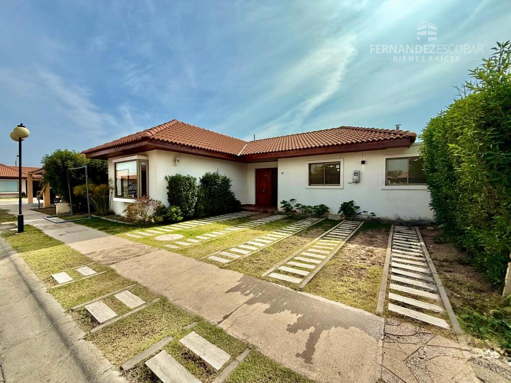 SAN ESTEBAN - ARRIENDA | VENDE CASA 3D 2B COND. LOS SOLARES