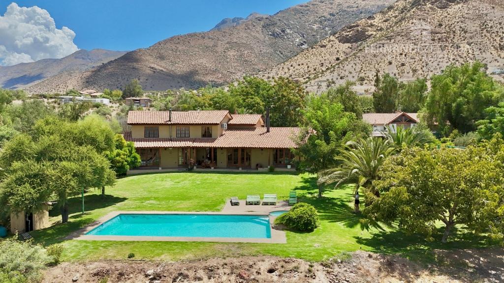 SAN FELIPE - VENDE PARCELA CON CASA 5D 4B PISCINA