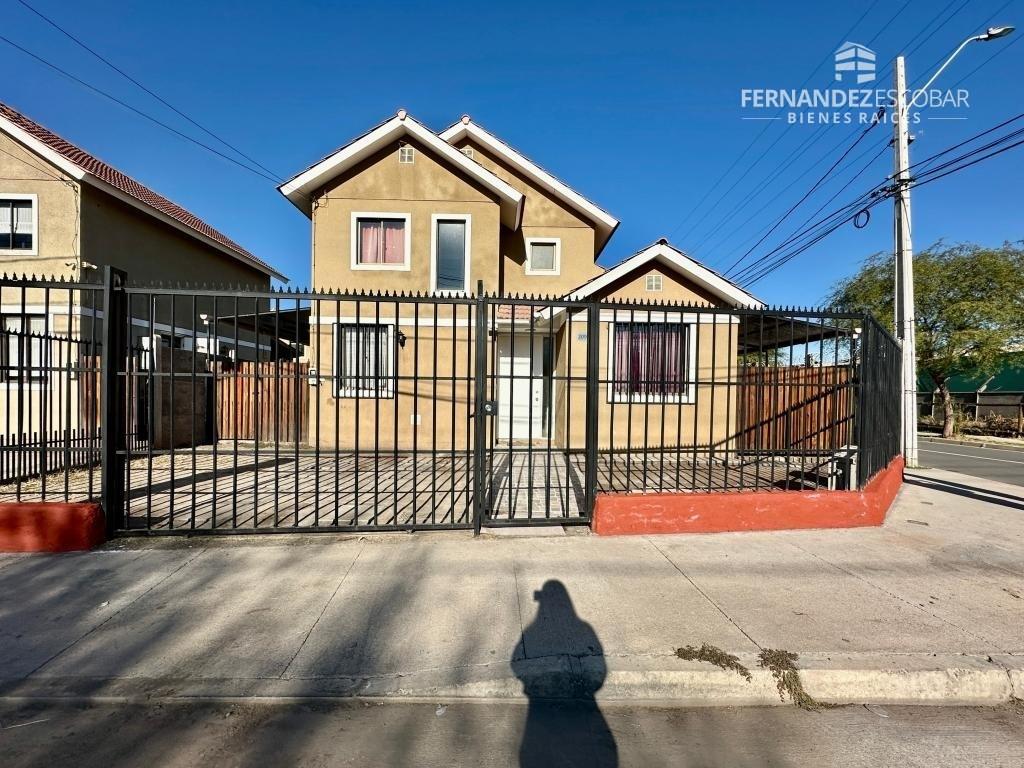  LOS ANDES - ARRIENDA CASA ESQUINA DOS PISOS 4D 2B - VISTA CORDILLERA