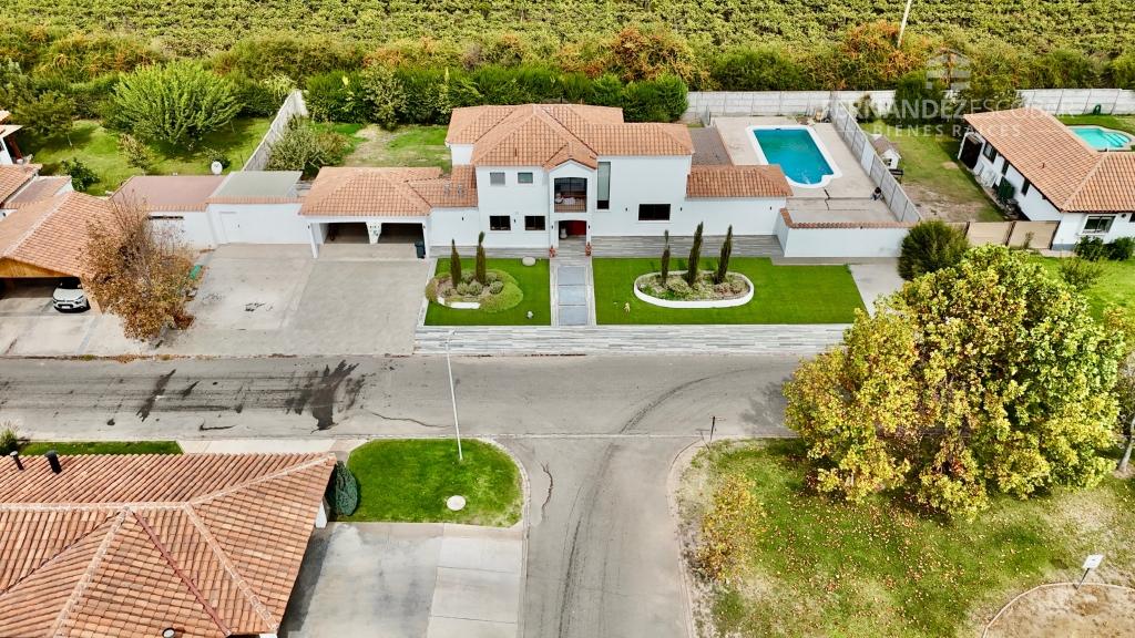 RINCONADA - ARRIENDA CASA DE DOS PISOS 4D 3B PISCINA - COND. EL GOLF