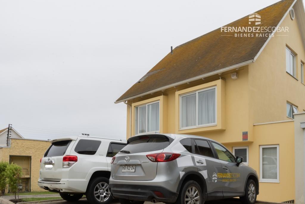 CONCÓN - SE VENDE CASA 6D 5B CONDOMINIO