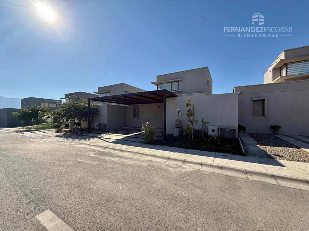 SAN FELIPE - VENDE CASA 3D 3B COND. ALTOS DE MONASTERIO