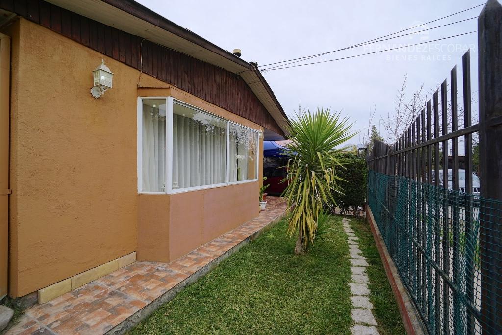 LOS ANDES - SE VENDE CASA 4D 2B CON PISCINA - EL BERMEJO
