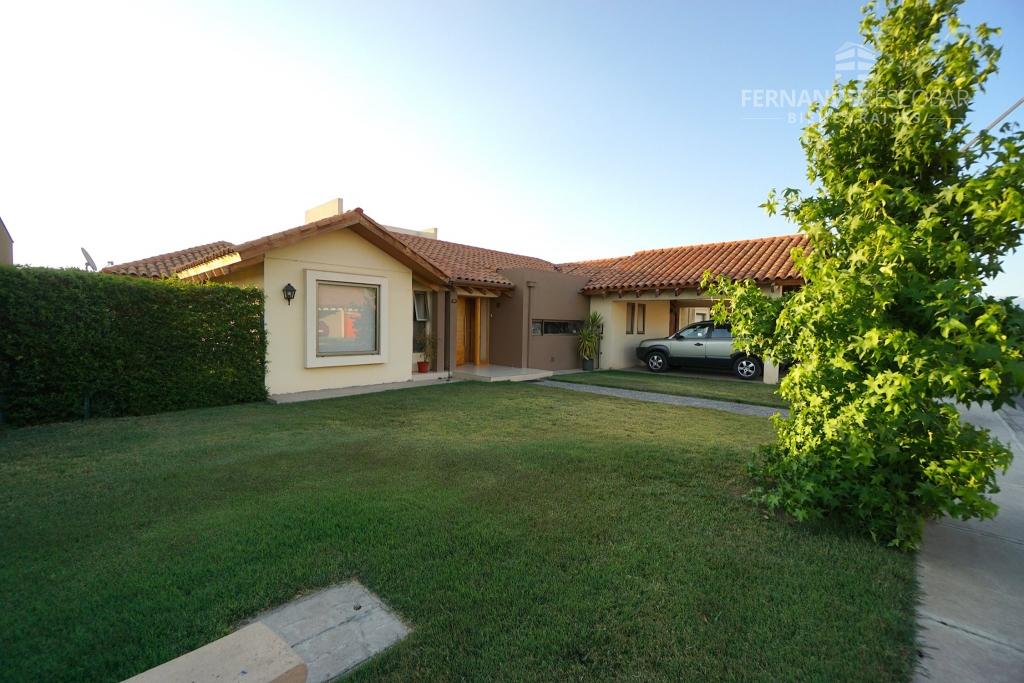 LOS ANDES - VENTA CASA 4D 4B