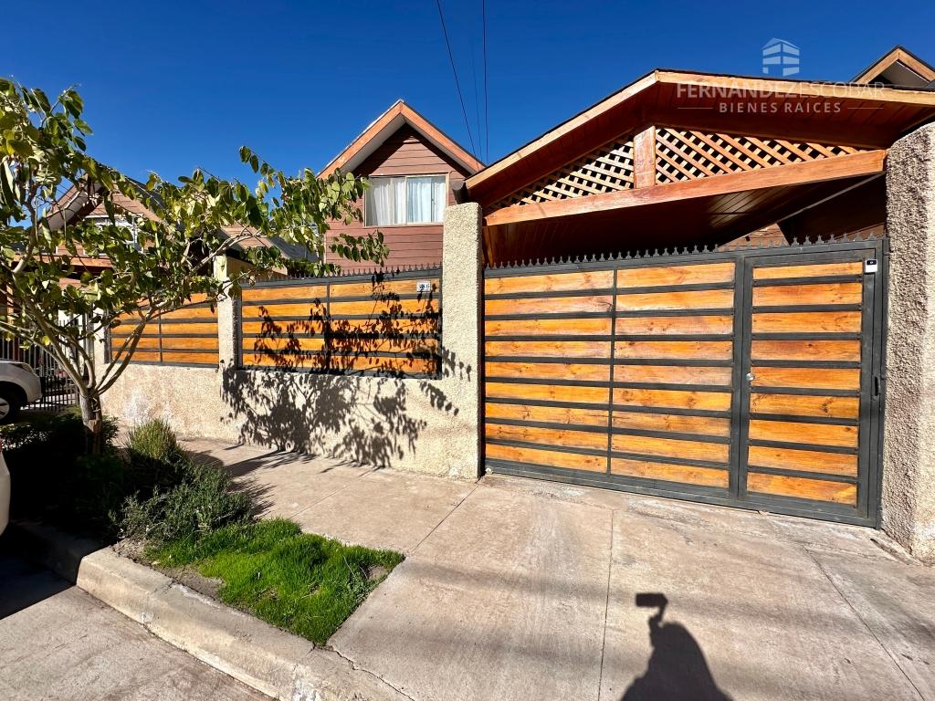 LOS ANDES - VENDE CASA ESQUINA DOS PISOS 3D 3B 2E - EL MIRADOR