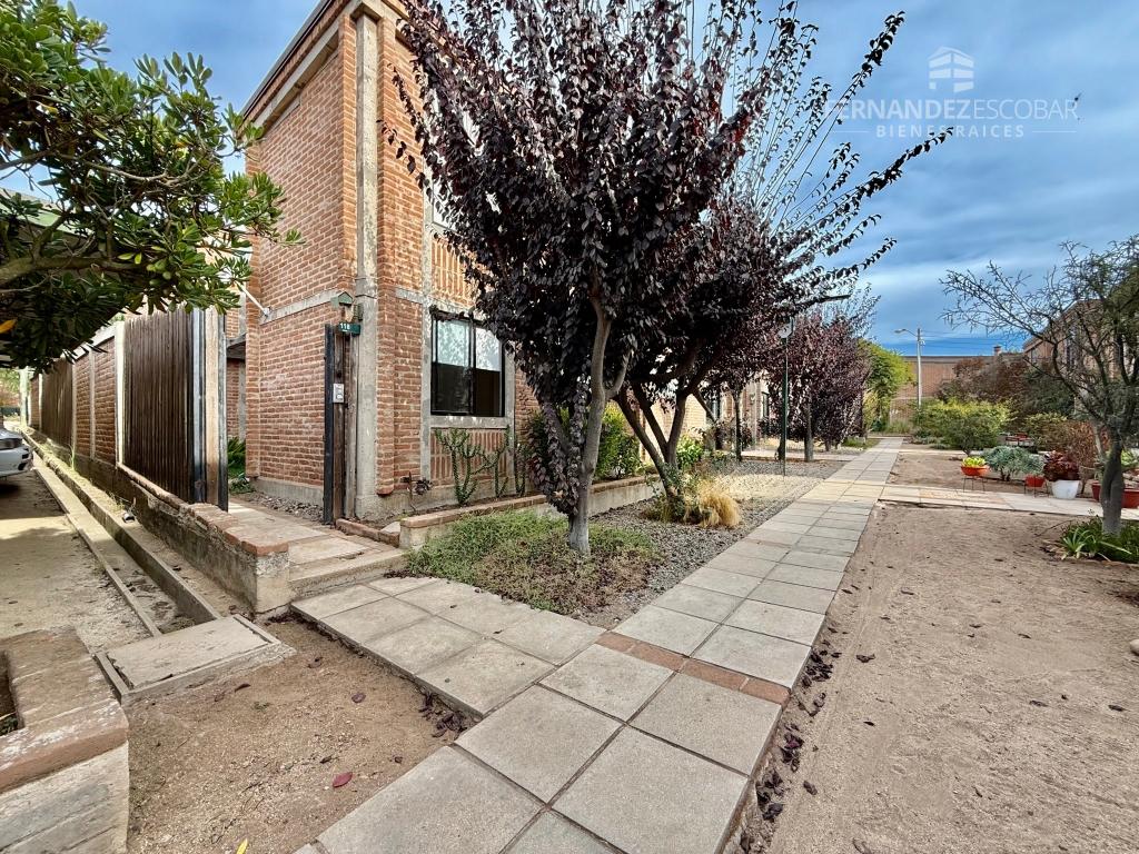 CONCON - VENDE CASA DE DOS PISOS 4D 3B 2E COND. LOS MANANTIALES