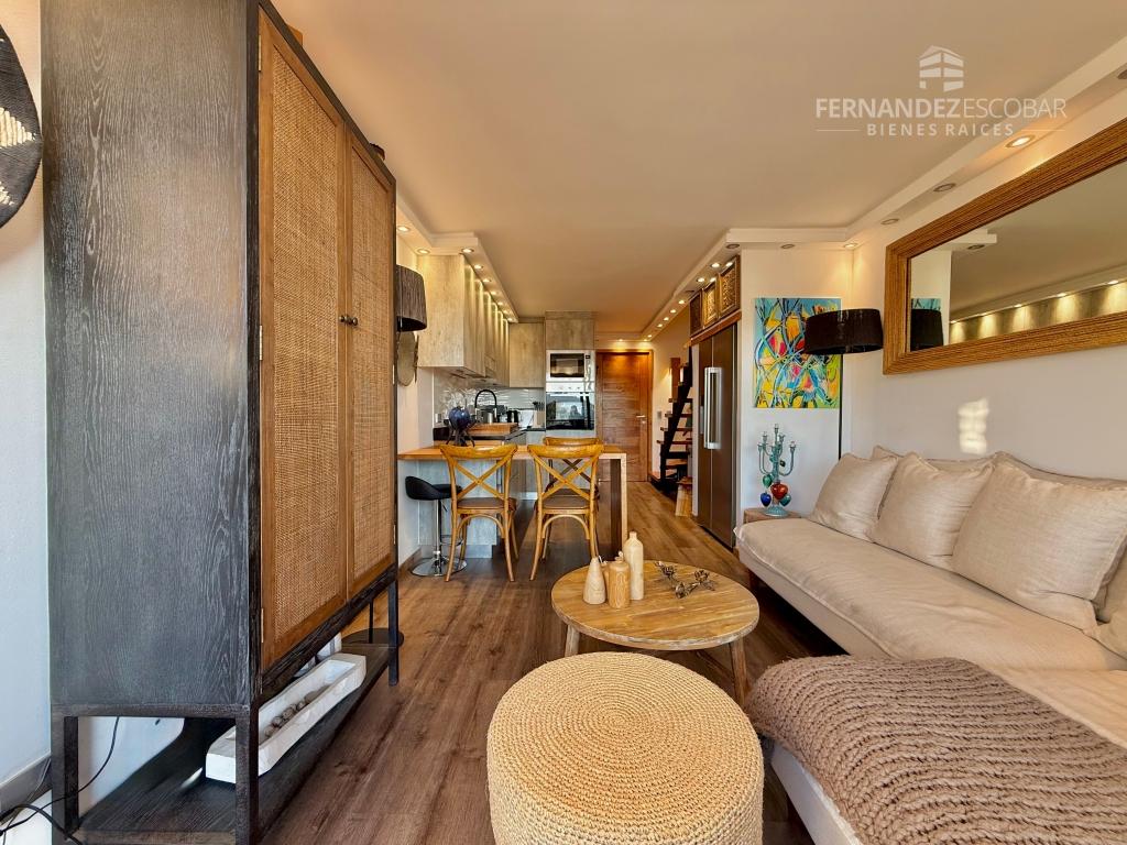 REÑACA - ARRIENDA DEPTO ESTILO DUPLEX 2D 2B 1E - JARDÍN DEL MAR