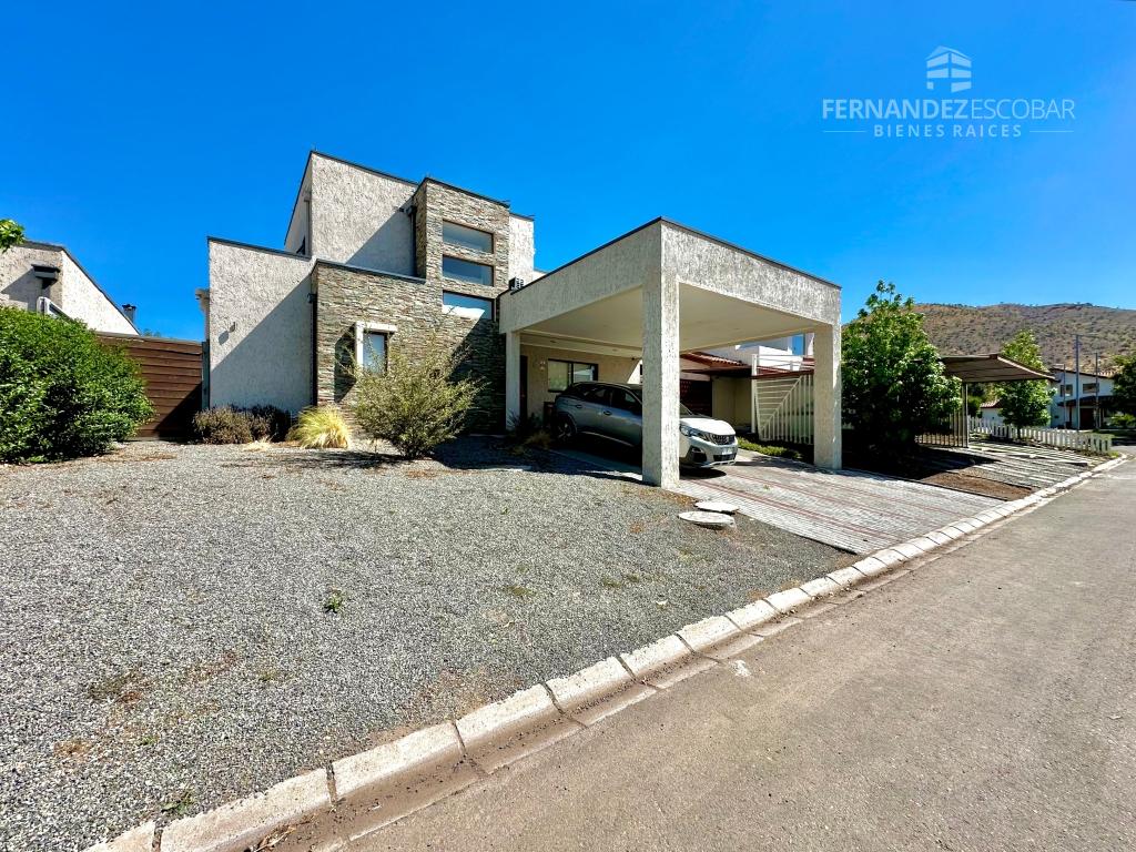 CALLE LARGA - VENDE CASA DOS PISOS 3D 3B PISCINA - COND. CUMBRES DE AUCO
