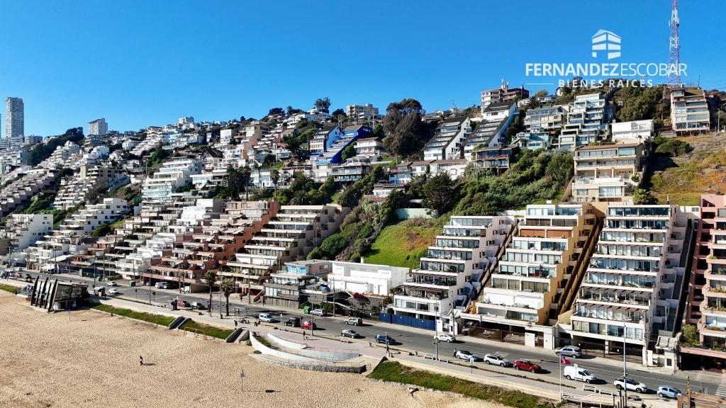 REÑACA - VENDE DEPTO 2D 1B EN PLENO CENTRO FRENTE A LA PLAYA