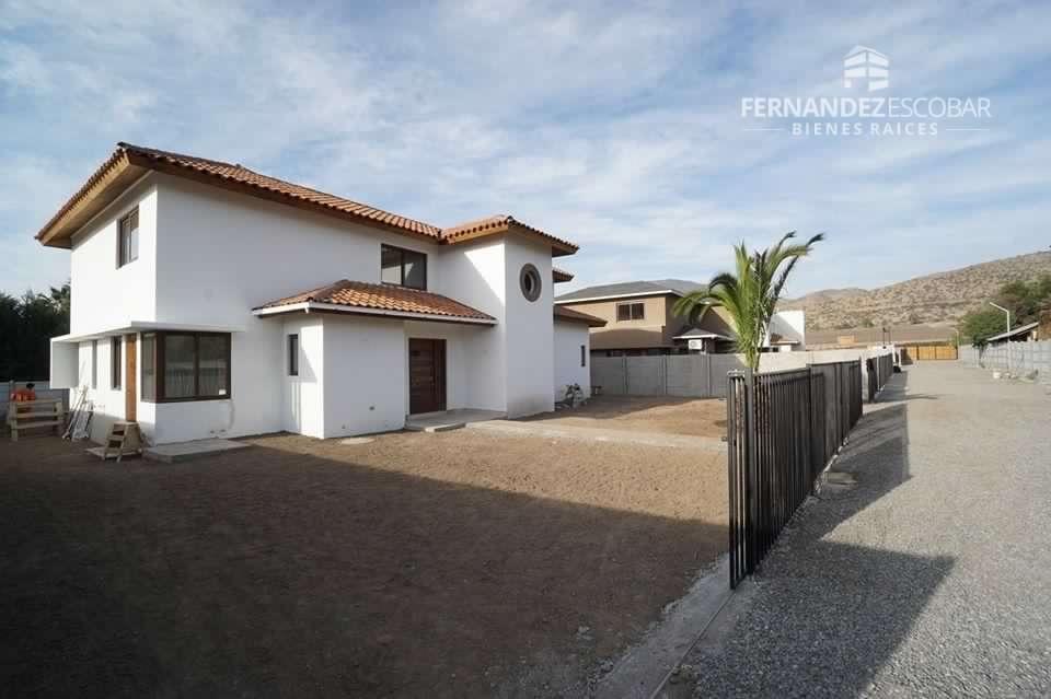 CALLE LARGA - SE ARRIENDA CASA 4D 3B