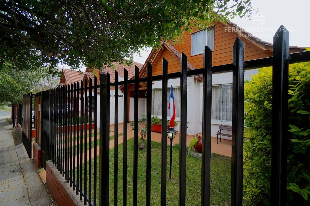 LOS ANDES - SE VENDE CASA 3D 2B 