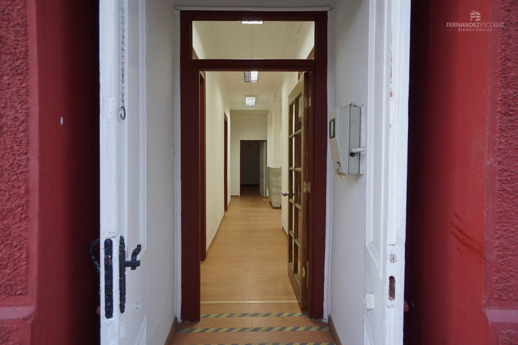 LOS ANDES - SE ARRIENDA OFICINAS EN PLENO CENTRO -
