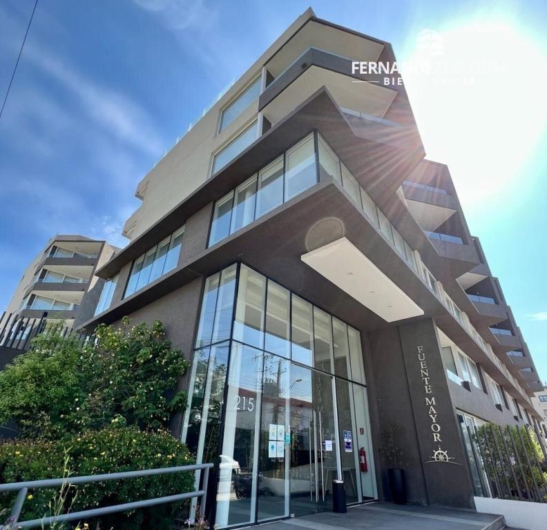 REÑACA - ARRIENDA DEPTO AMOBLADO 2D 2B MARZO-DICIEMBRE - EDIFICIO FUENTE MAYOR