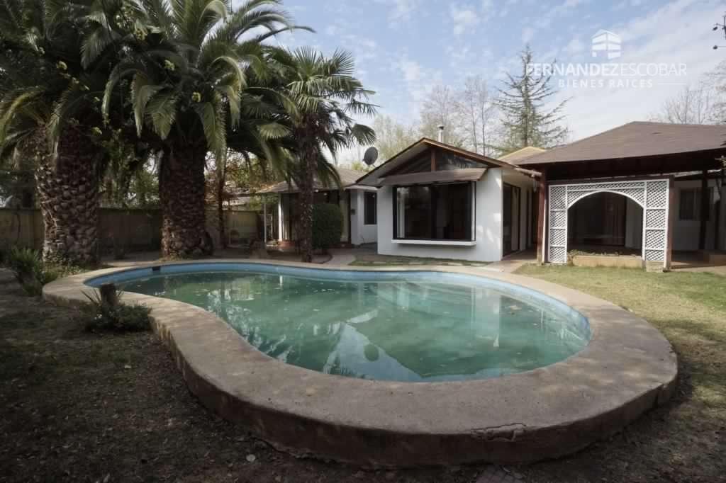 LOS ANDES - SE ARRIENDA CASA 4D 3B PISCINA