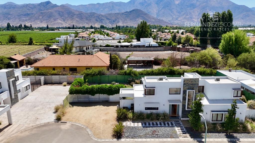 RINCONADA - VENDE CASA 5D 4B COND. EL SAUCE