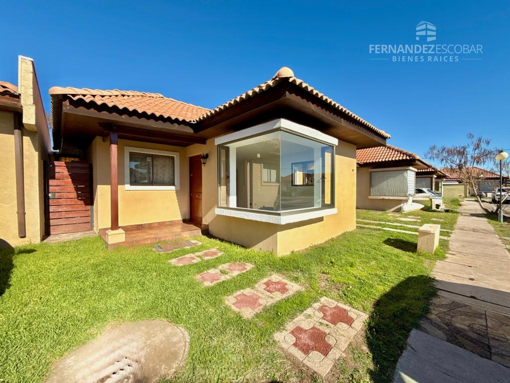 SAN ESTEBAN - VENDE CASA 3D 2B 1E - COND. LOS SOLARES