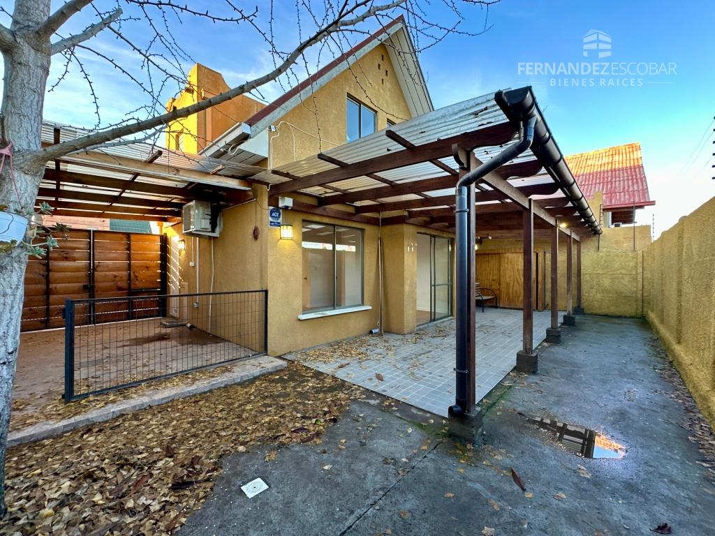 SAN FELIPE - VENDE CASA DE DOS PISOS 3D 2B 2E - COND. NALCAHUE