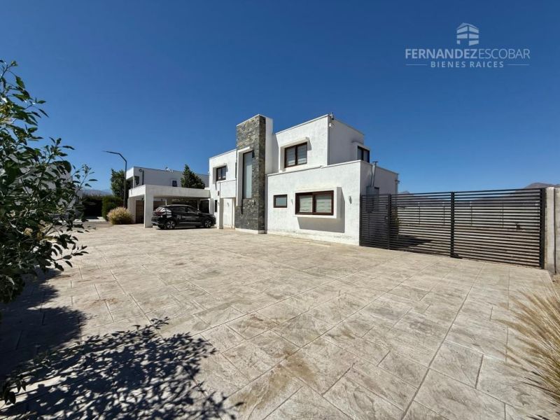 RINCONADA - VENDE ARRIENDA CASA 4D 3B PSCINA - COND. EL SAUCE