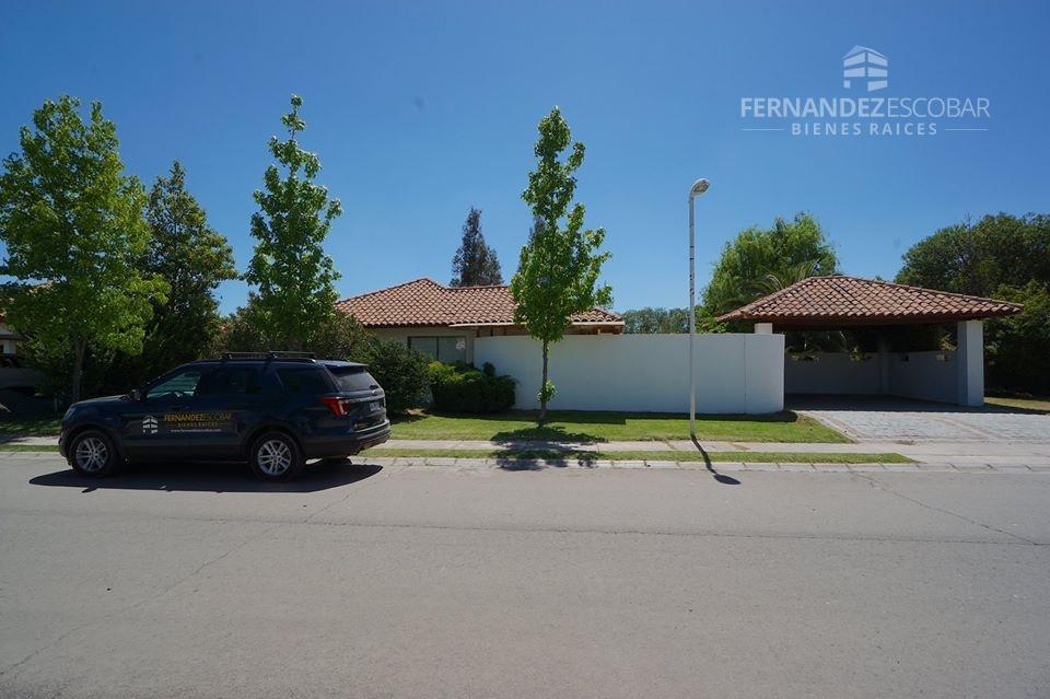 LOS ANDES - ARRENDADA!! CASA 4D 4B CONDOMINIO MONTEBLANCO PISCINA