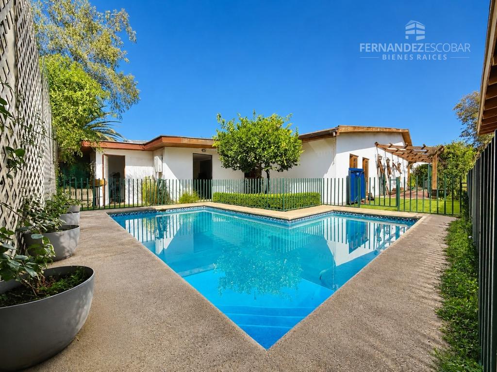 LOS ANDES - VENDE CASA 4D 4B PISCINA