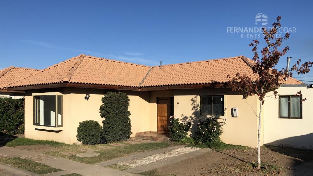 SAN ESTEBAN - ARRIENDA CASA 3D 2B COND. LOS SOLARES