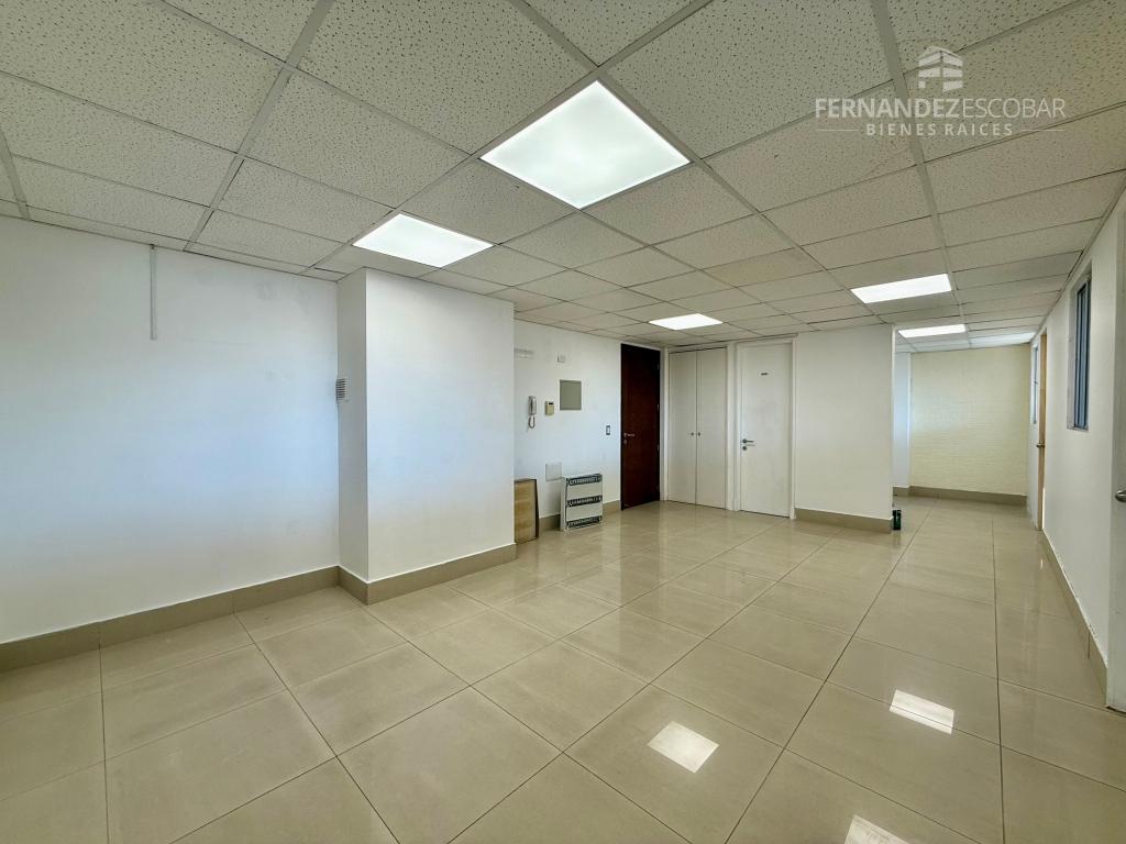 LOS ANDES - ARRIENDA OFICINA DE 56m2 - ED. MONTEBIANCO