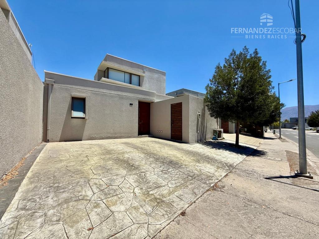 SAN FELIPE - VENDE CASA 3D 3B 2E COND. ALTOS DE MONASTERIO