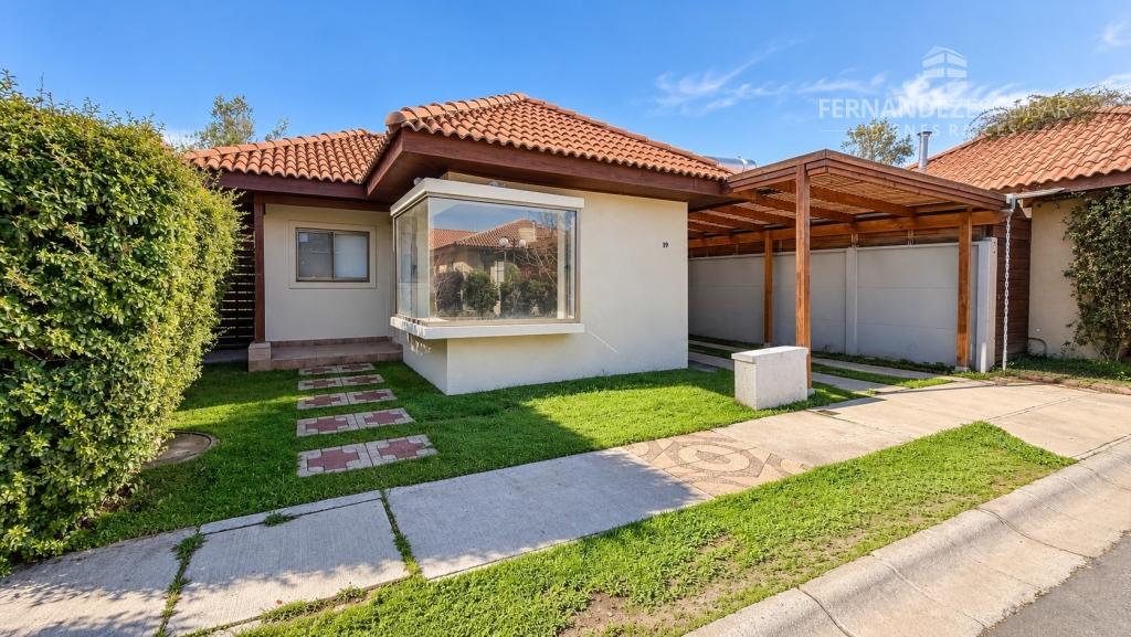 SAN ESTEBAN - VENDE CASA 3D 2B 1E - COND. LOS SOLARES